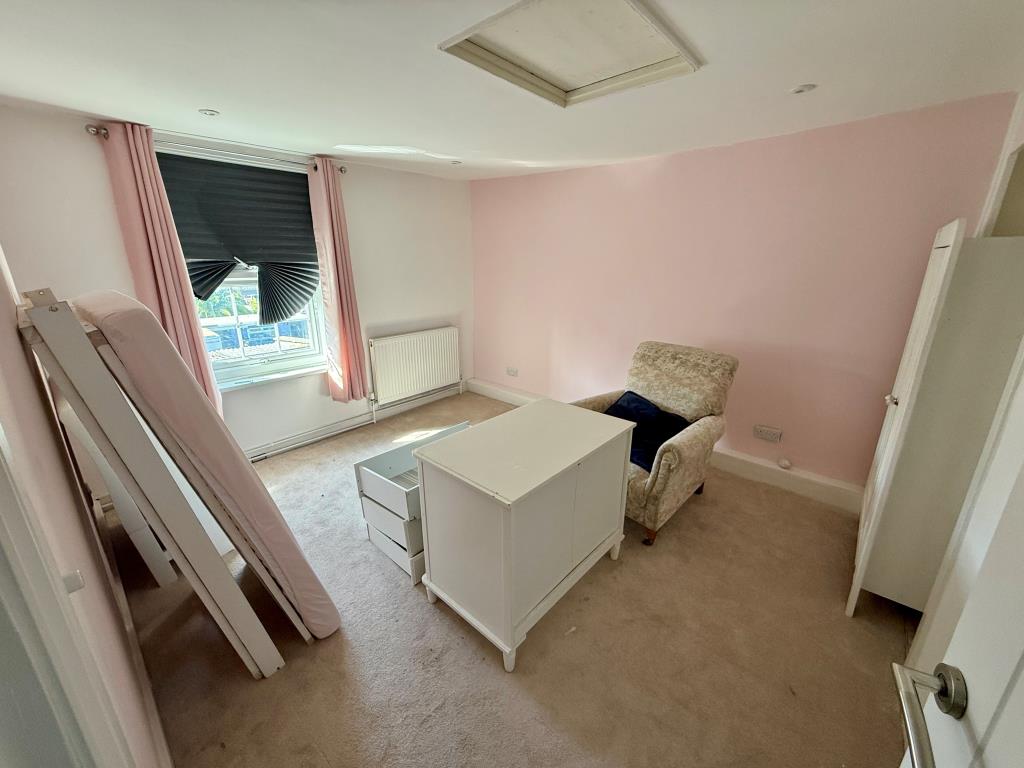 Lot: 84 - VACANT MIXED USE BUILDING IN TOWN CENTRE - Bedroom one